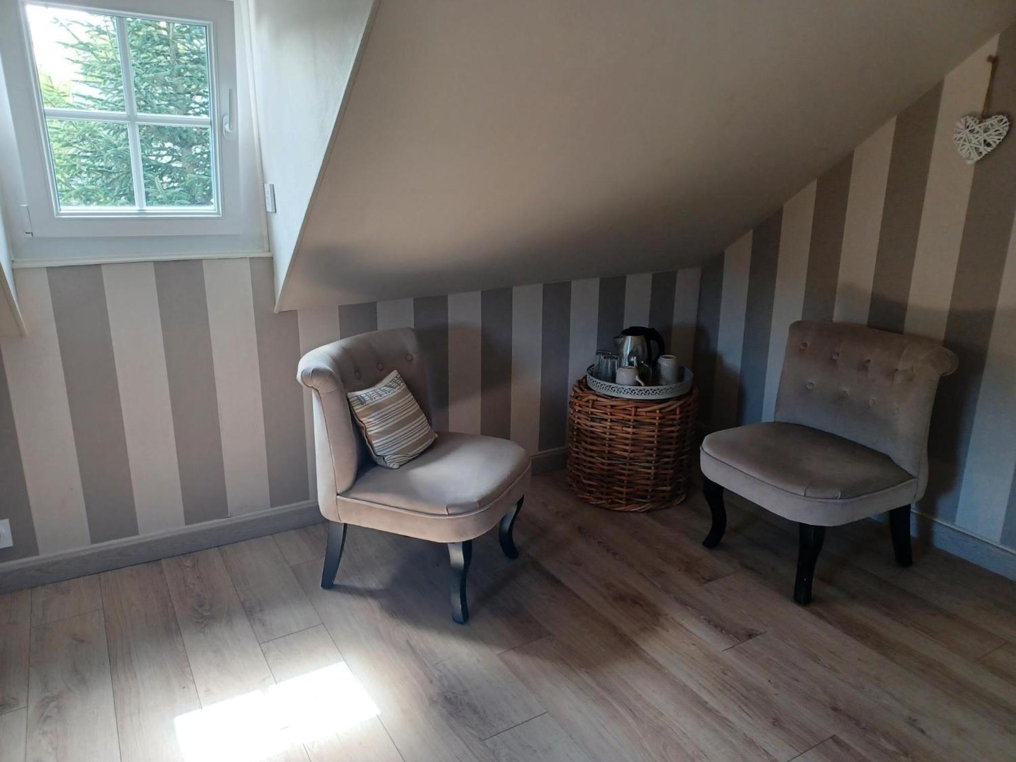 Les Pommiers Bed and Breakfast Honfleur Exteriör bild