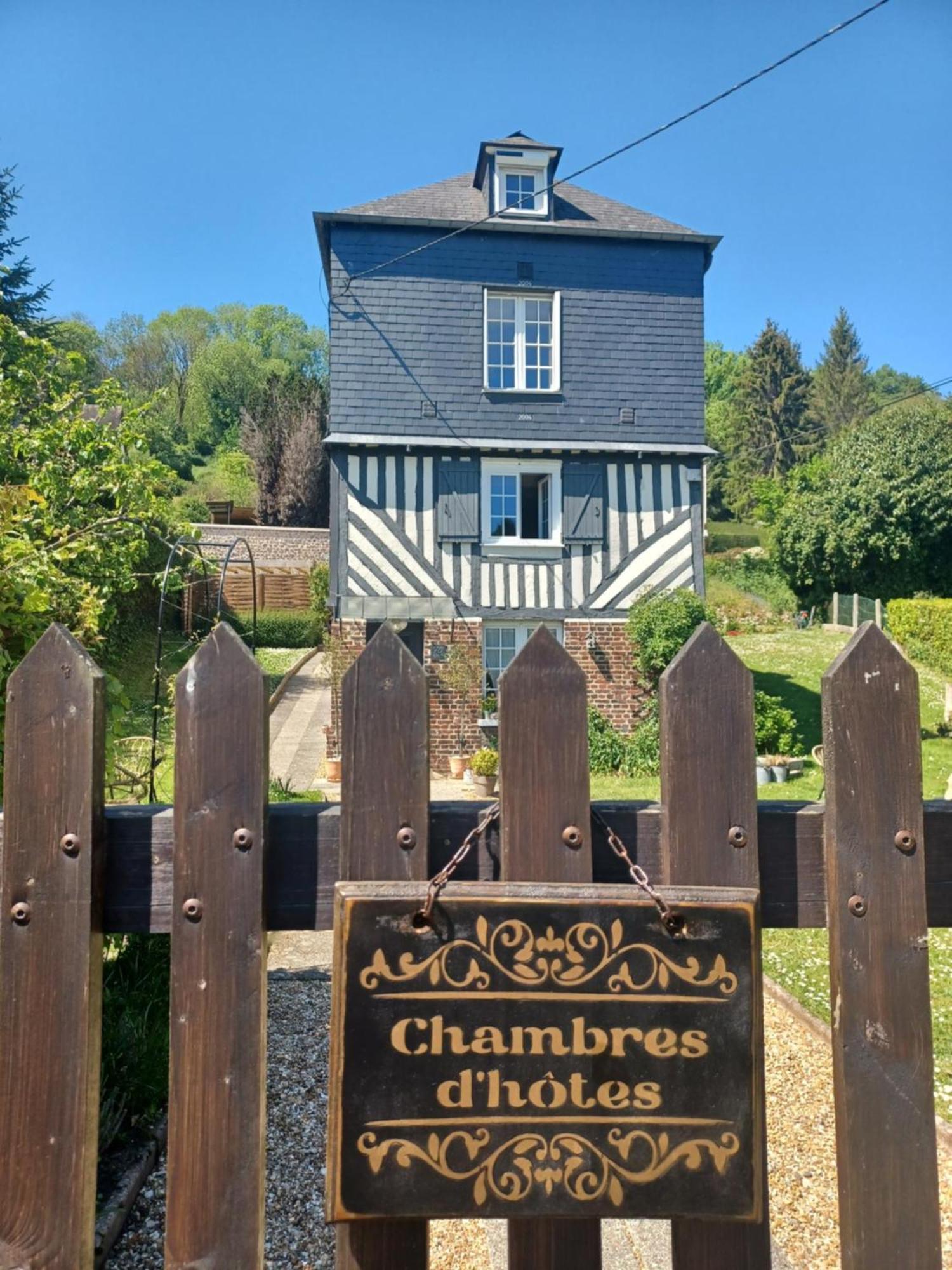 Les Pommiers Bed and Breakfast Honfleur Exteriör bild